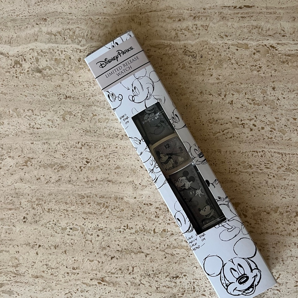 Disney Watch - Picture 2 of 7